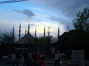 Die Blaue Moschee im Abendlicht