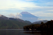 Fuji vom Ashi-See aus gesehen