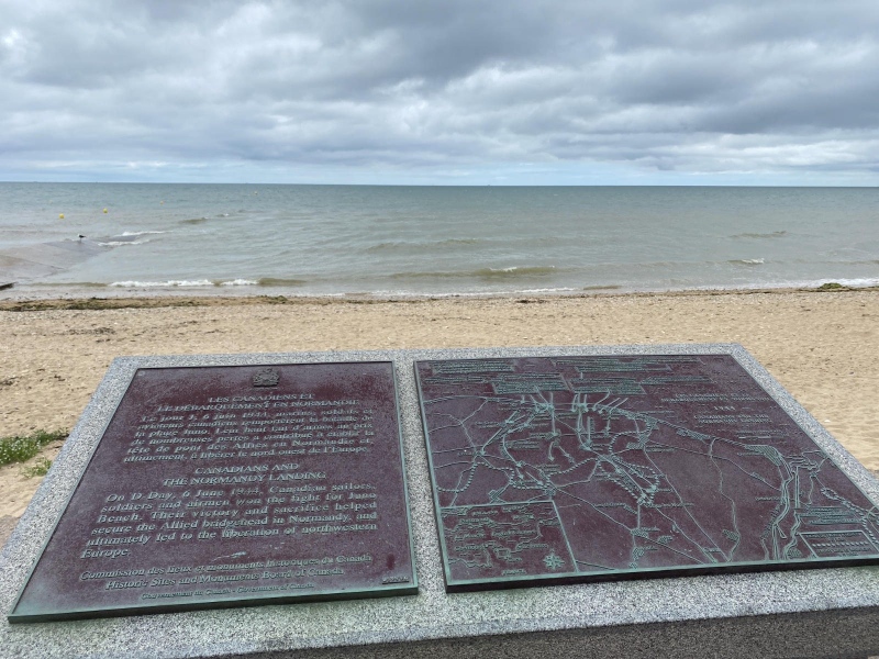 Gedenktafel am Strandabschnitt "Juno-Beach"